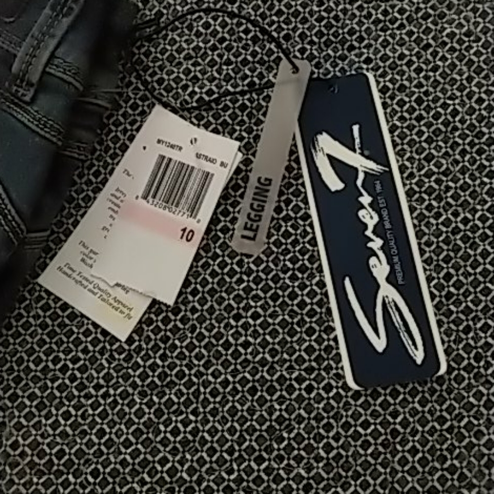 Jeans - Picture 2 of 3